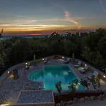 Ana, Spacious 5 Bedroom Retreat With Access To 2 Shared Pools Koromačno