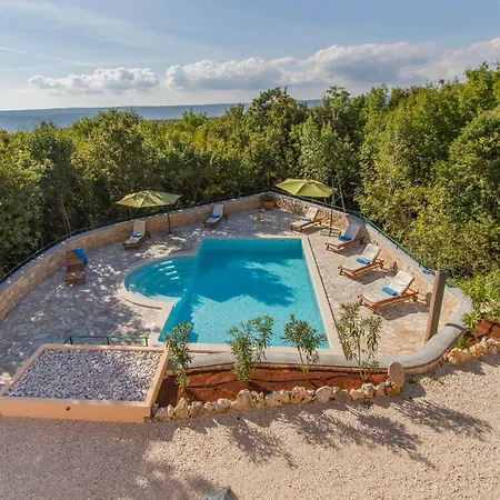 Ana, Spacious 5 Bedroom Retreat With Access To 2 Shared Pools *