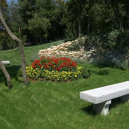 Ana, Spacious 5 Bedroom Retreat With Access To 2 Shared Pools Koromacno